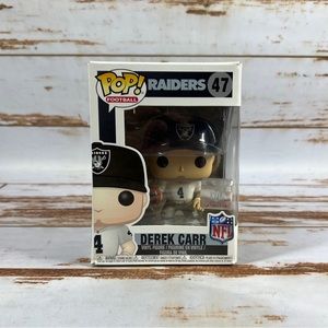 (Stor) Funko Pop!!NFL-DEREK CARR Raiders#47(Color Rush White Jersey) Not Mint.